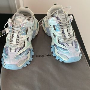 Belanciaga sneakers. New. Size 8.5 (40 EUR). Woman.